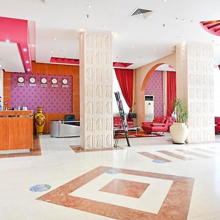 Oyo 118 Revira Hotel Manamah Buitenkant foto